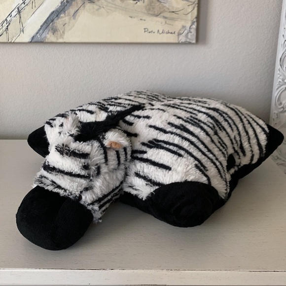 NWOT Zebra Pillow Pet - Picture 12 of 16